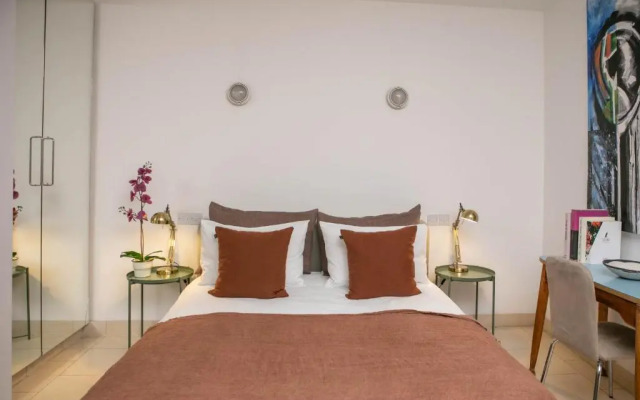 The Luxury Inn