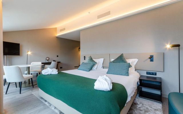 Omid Saldanha Hotel