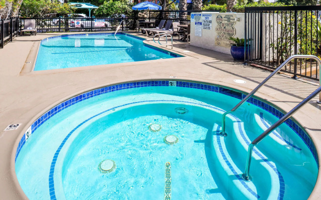 Best Western Courtesy Inn Hotel - Anaheim Resort at the Park