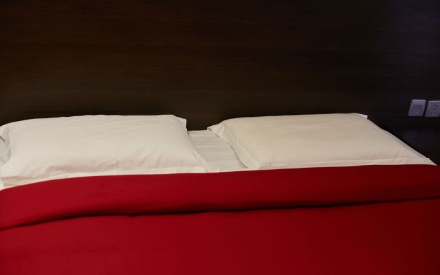 Axis Suites Hotel