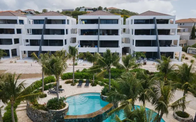 The Reef 28 Blue Bay Curacao