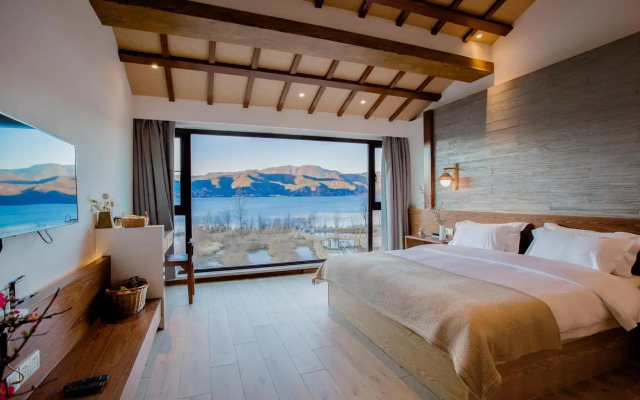 Lugu Lake Er San hotel