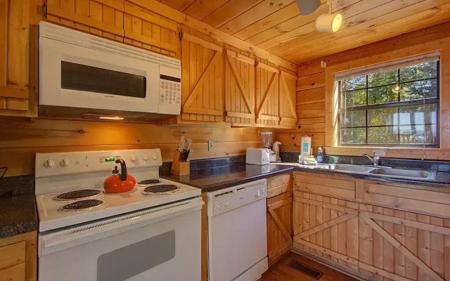 Picturesque 2 2 Close to Parkway