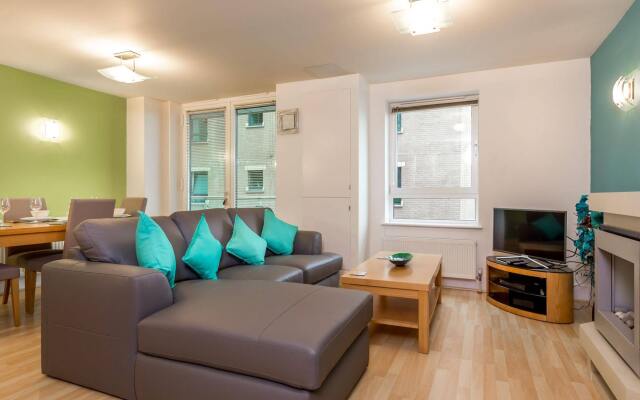 Quay Holidays - Dolphin Quays