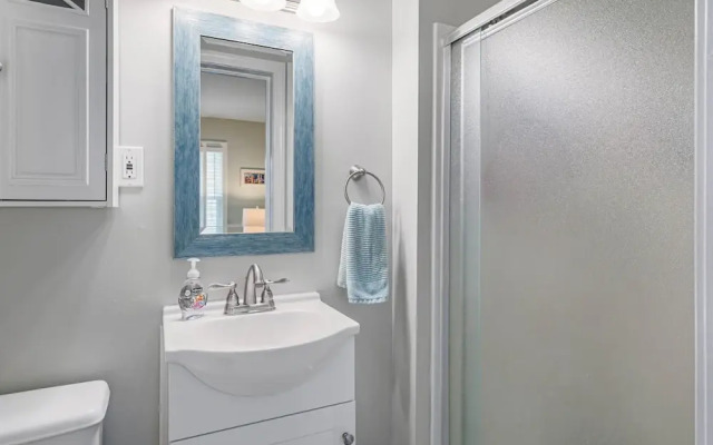 Coastal Condo Close to Beach & Entertainment