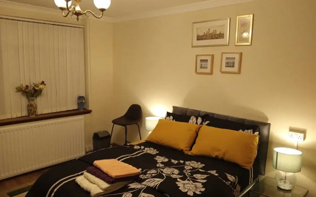 Ideal Home & Cottage,inviting 4 Bedroom Apartments