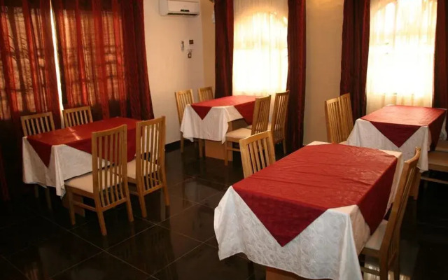 Cristabol Place Hotel