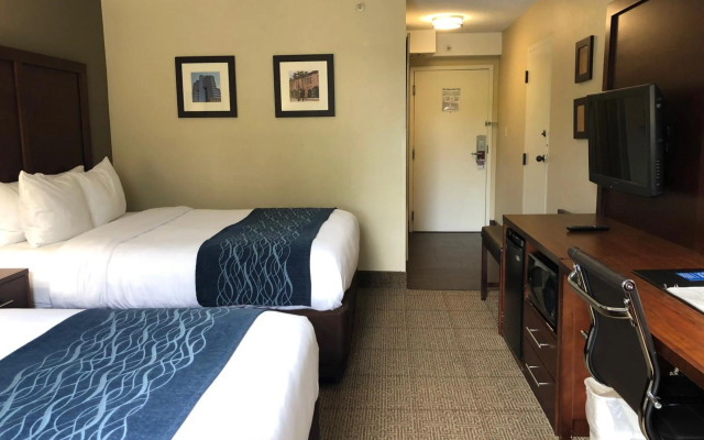 Comfort Inn & Suites Durham near Duke University