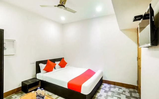 OYO 48754 Arati Homes