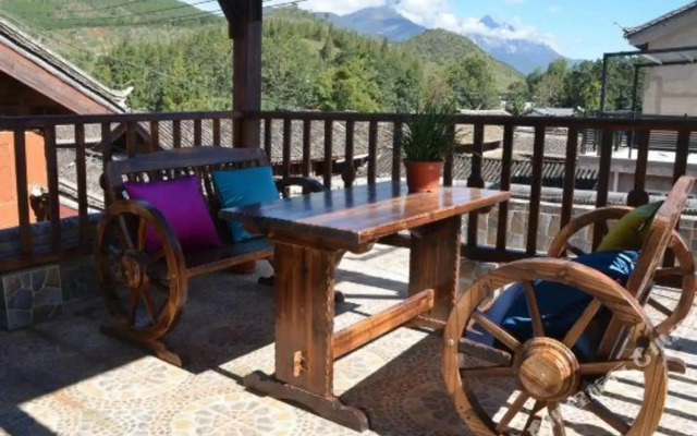 Manshan Caotang Snow Mountain Viewing Boutique Inn