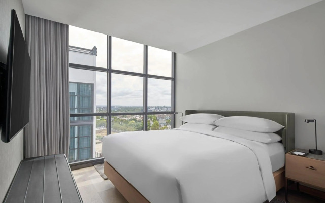 Courtyard By Marriott Melbourne Flagstaff Gardens