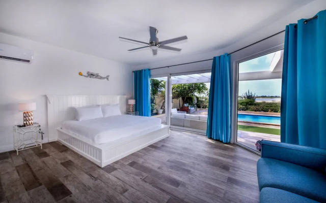 Ocean View! Fully Renovated Villa, Private Pool!