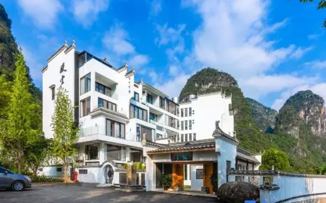 Manyun Oriental Hidden Luxury Hotel (Yangshuo Yulong River)