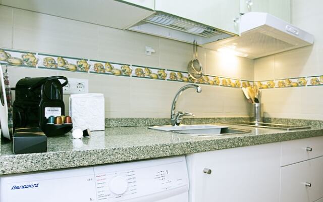 Rainbow & Pool Apartment