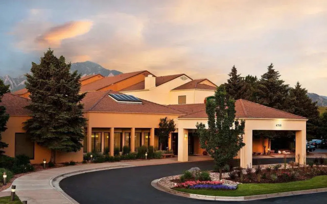 Courtyard Boulder
