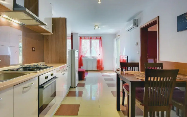 Modern Apartment in Pula With Swimming Pool