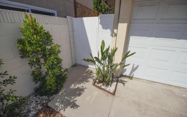 Spacious Guest Studio with Private Entry