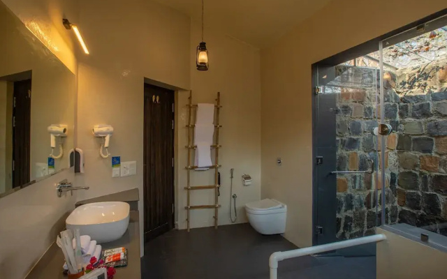 The Riverwood Forest Retreat-Kanha
