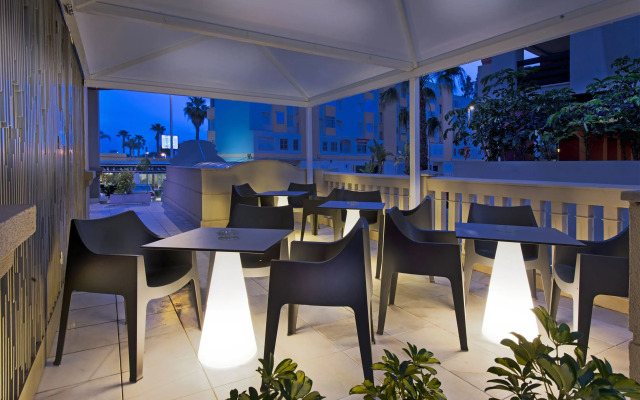 Elba Motril Beach & Business Resort