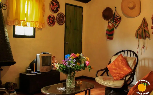 Los Naranjos Town Houses