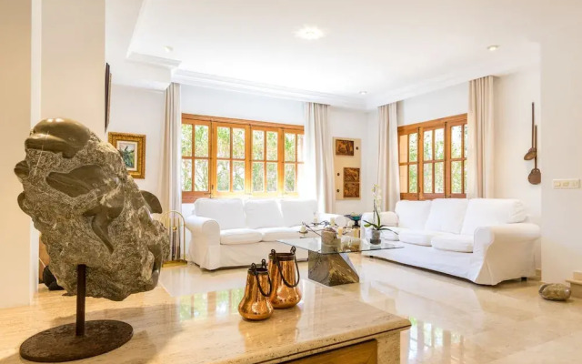 Gual house with private pool
