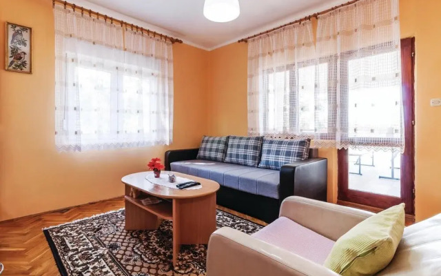 Stunning Apartment in Rovanjska With 3 Bedrooms and Wifi