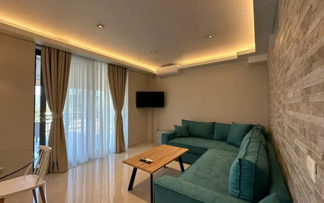 Elpida Luxury Apartments & Suites