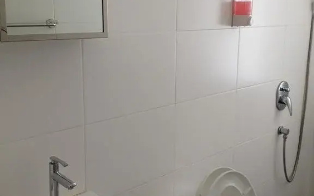 White House Cubical Hotel