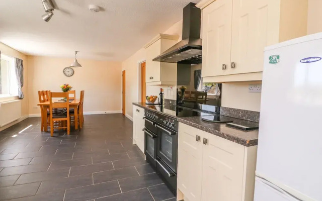 Glanyrafon Bungalow