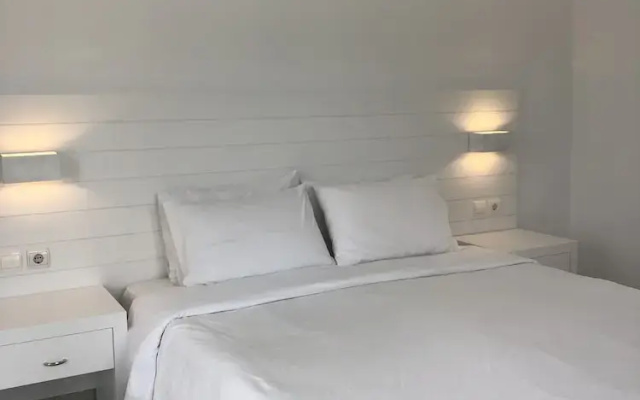 Nicolas Hotel Apartments