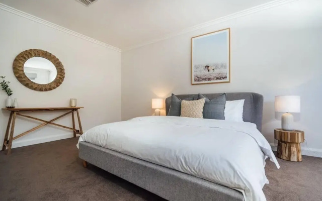 The Grand Oasis - Pool - Wifi - Mins From Beach