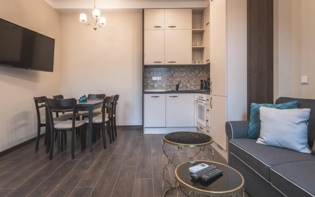 1001 Nights ~ in a Beautiful Two-Bedroom Apartment