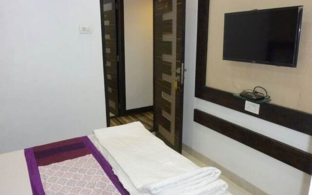 Room Maangta 136 @ CST