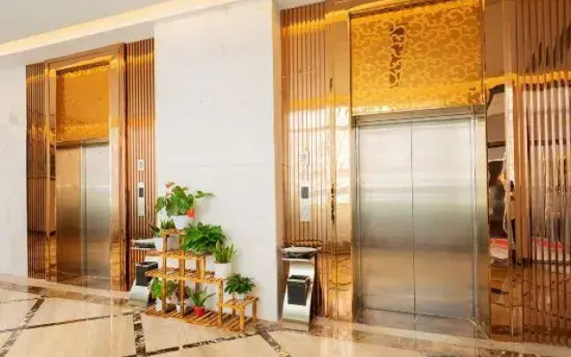 Zhuhai Xiangwang Hotel (Mingzhu City Rail Station)