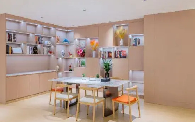 Foshan Shunde Carnival Hotel (Shunlian Plaza Jinlong Subway Station)