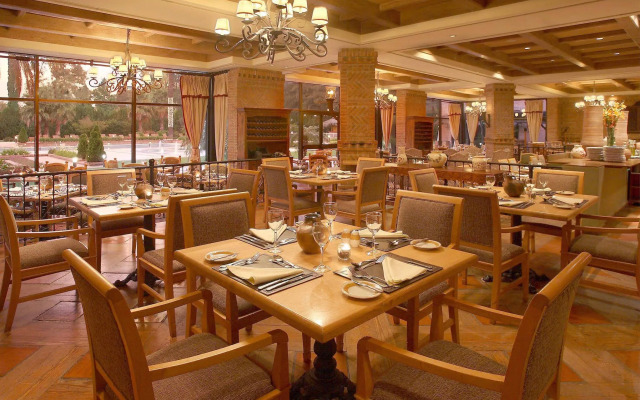 Sheraton Pilar Hotel and Convention Center