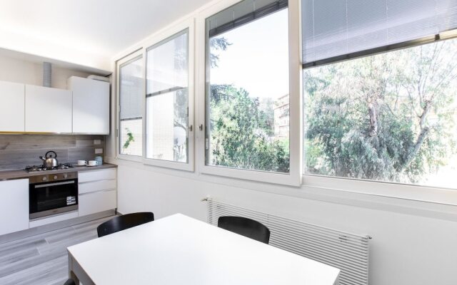 Colourful And Bright Flat Near Vatican