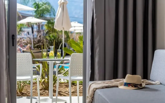 Oneiro Apartments
