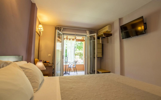 Tellis Holiday Rooms By Hotelius