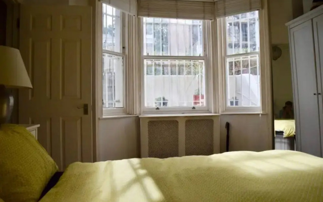 1 Bedroom Apartment With Large Garden in West London