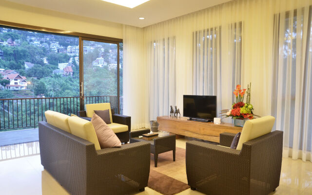 Chamomile Hill View 6BR Villa pool and movie room