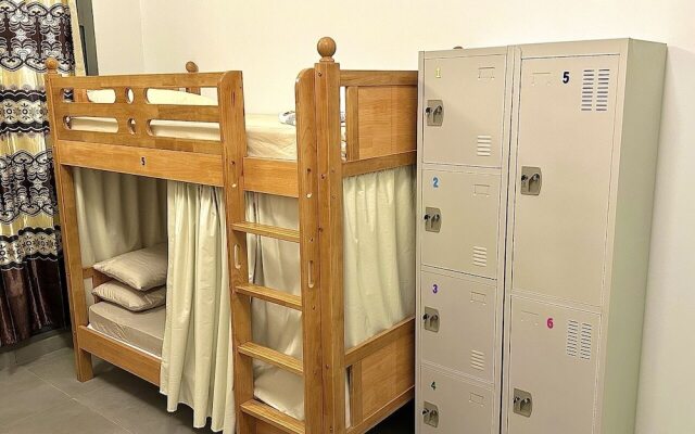 Lakeside Hostel Downtown