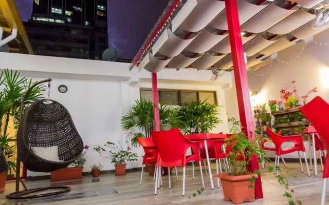 Tomo Hostel
