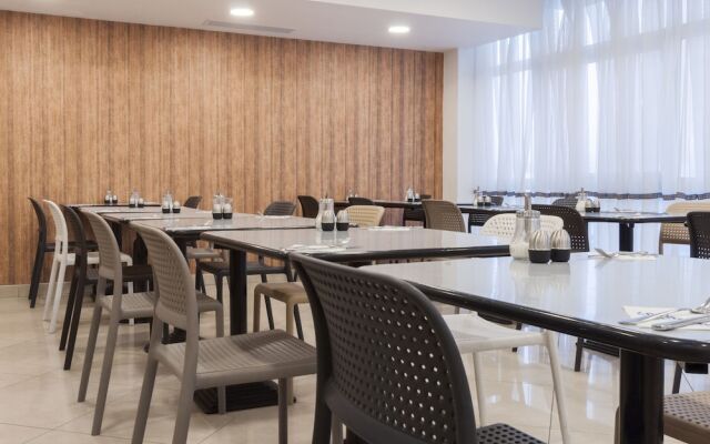 Blubay Apartments by ST Hotel