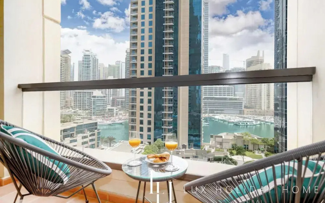 LUX  The Luxurious Central JBR Suite