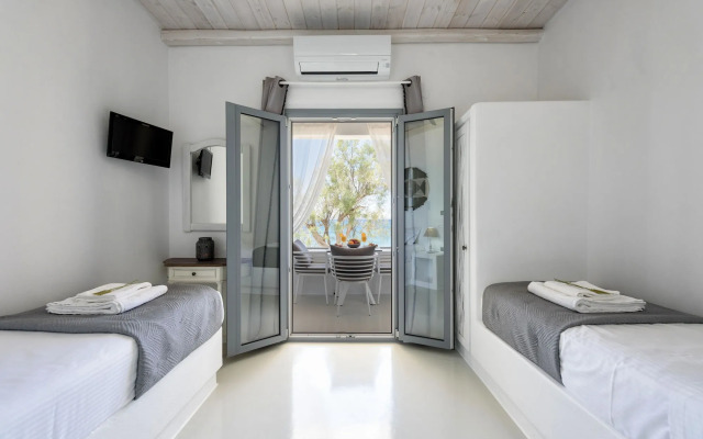 Blue Waves Suites & Apartments To Kyma