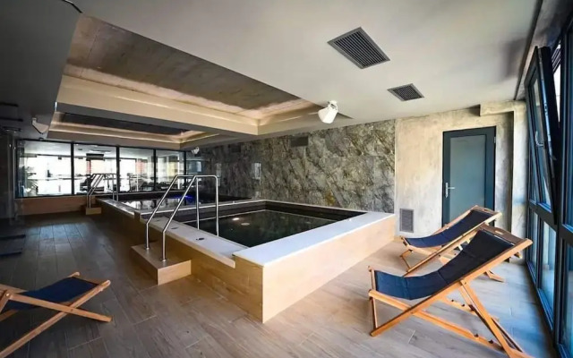 Aniroc Signature Hotel
