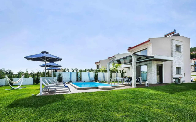 W Villas Halkidiki