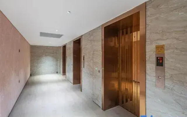 Guike Hotel (Shanghai 80,000 Stadium Caobaolu Subway Station Branch)