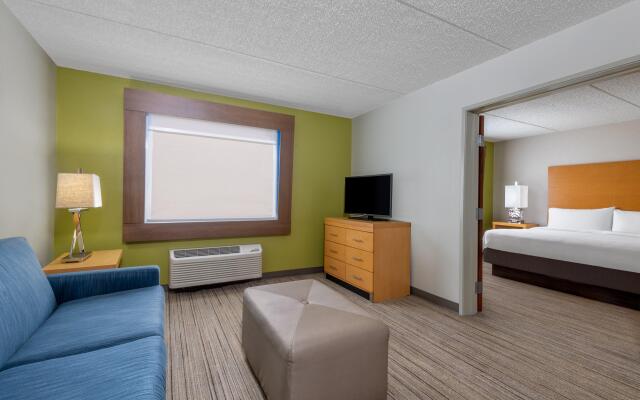 Holiday Inn Express & Suites Wheat Ridge-Denver West, an IHG Hotel